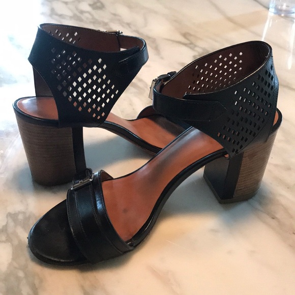 Marc Jacobs Shoes - ❤️Marc by Marc Jacobs Leather Sandals GUC❤️